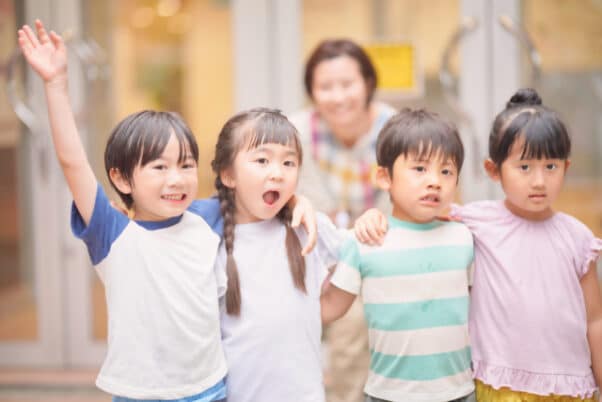 4、5歳　年中・年長さん　絵本の読み聞かせ　