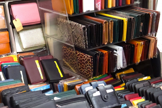 バレンタイン　チョコ以外のプレゼント財布